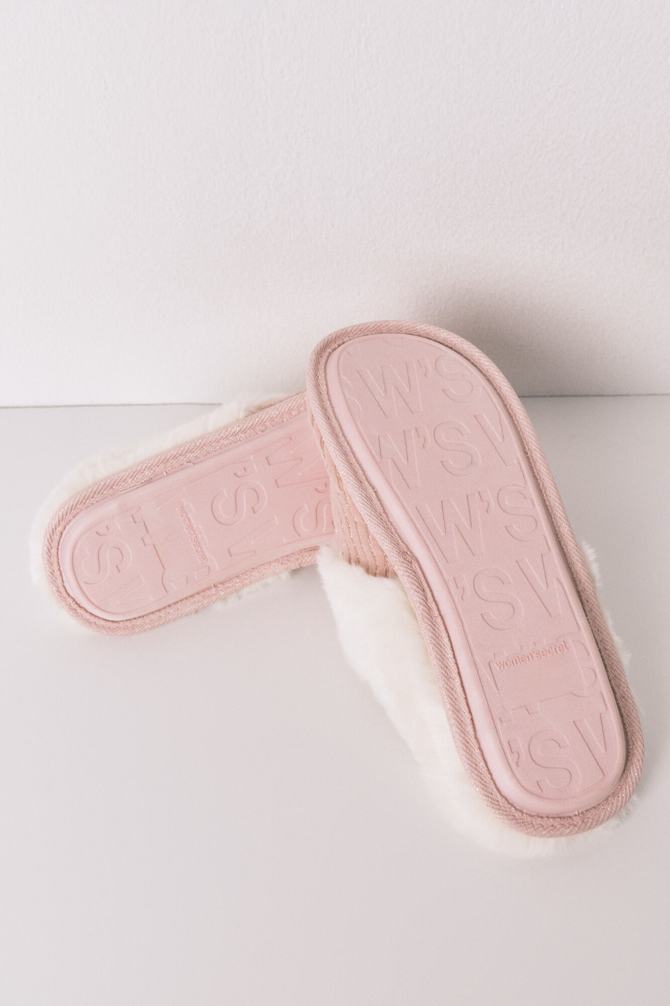 Women'secret Pantuflas para casa de pelo de lurex rosa rosa