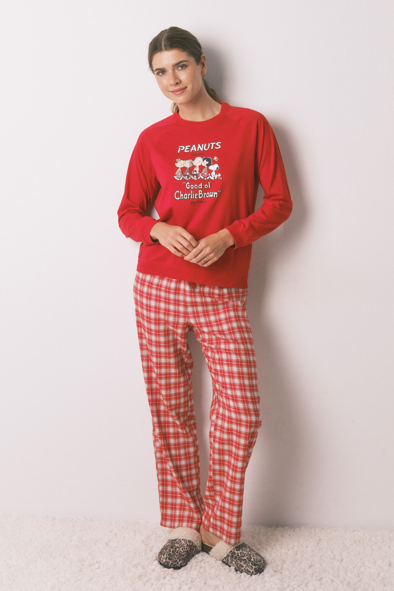Women'secret Pijama larga 100% algod&oacute;n con estampado de cuadros de Snoopy rojo