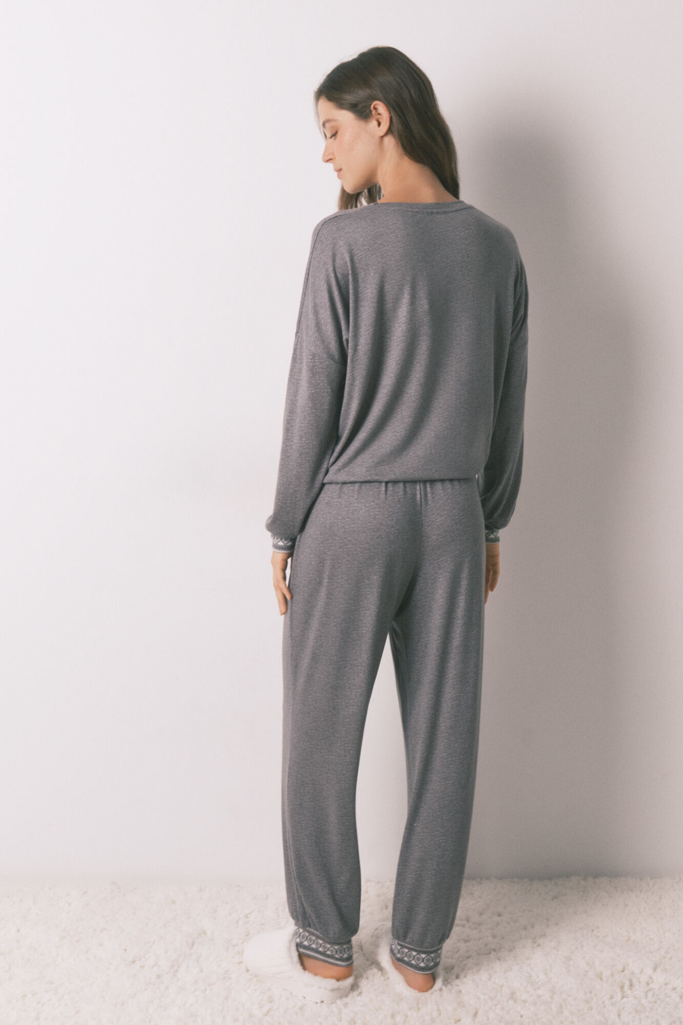 Women'secret Pijama larga de tejido suave de Mickey gris