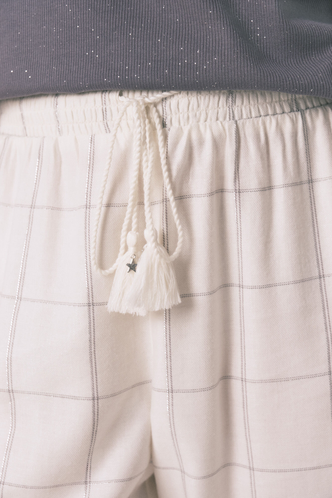 Women'secret Pantal&oacute;n largo de franela blanca con estampado de cuadros marfil