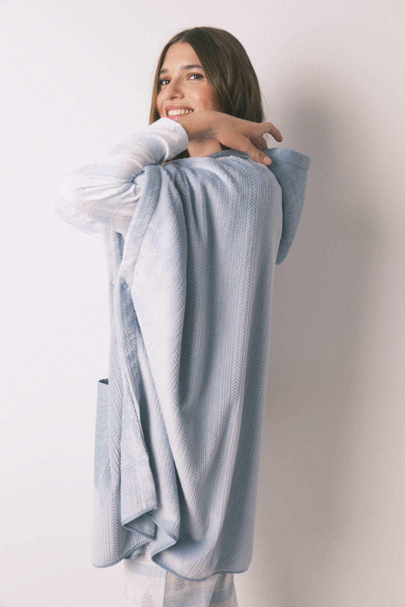 Women'secret Poncho short de forro polar azul en relieve azul