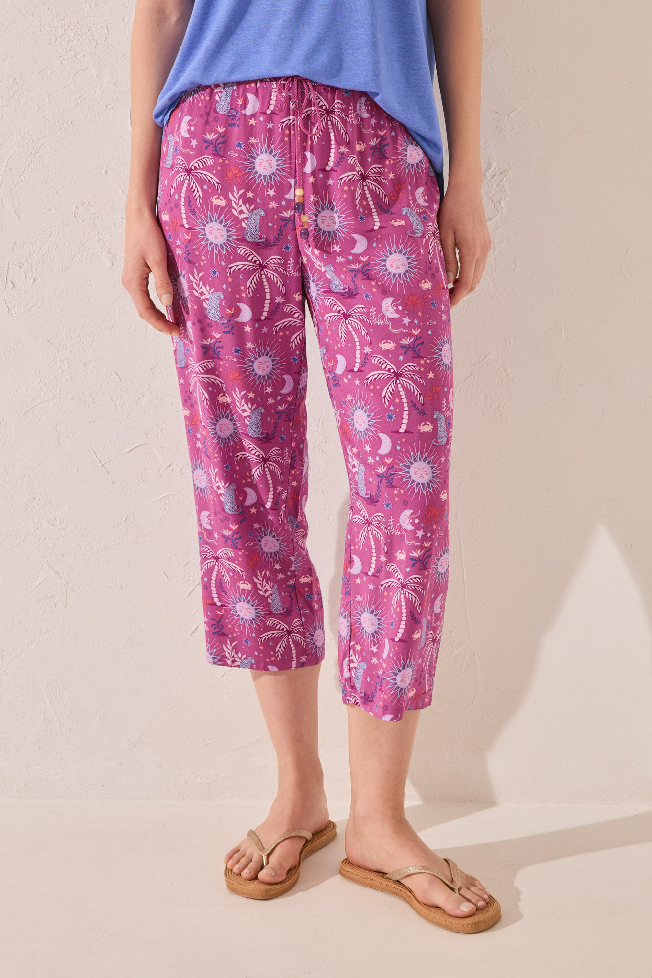 Women'secret Pantal&oacute;n capri de viscosa con estampado morado/lila