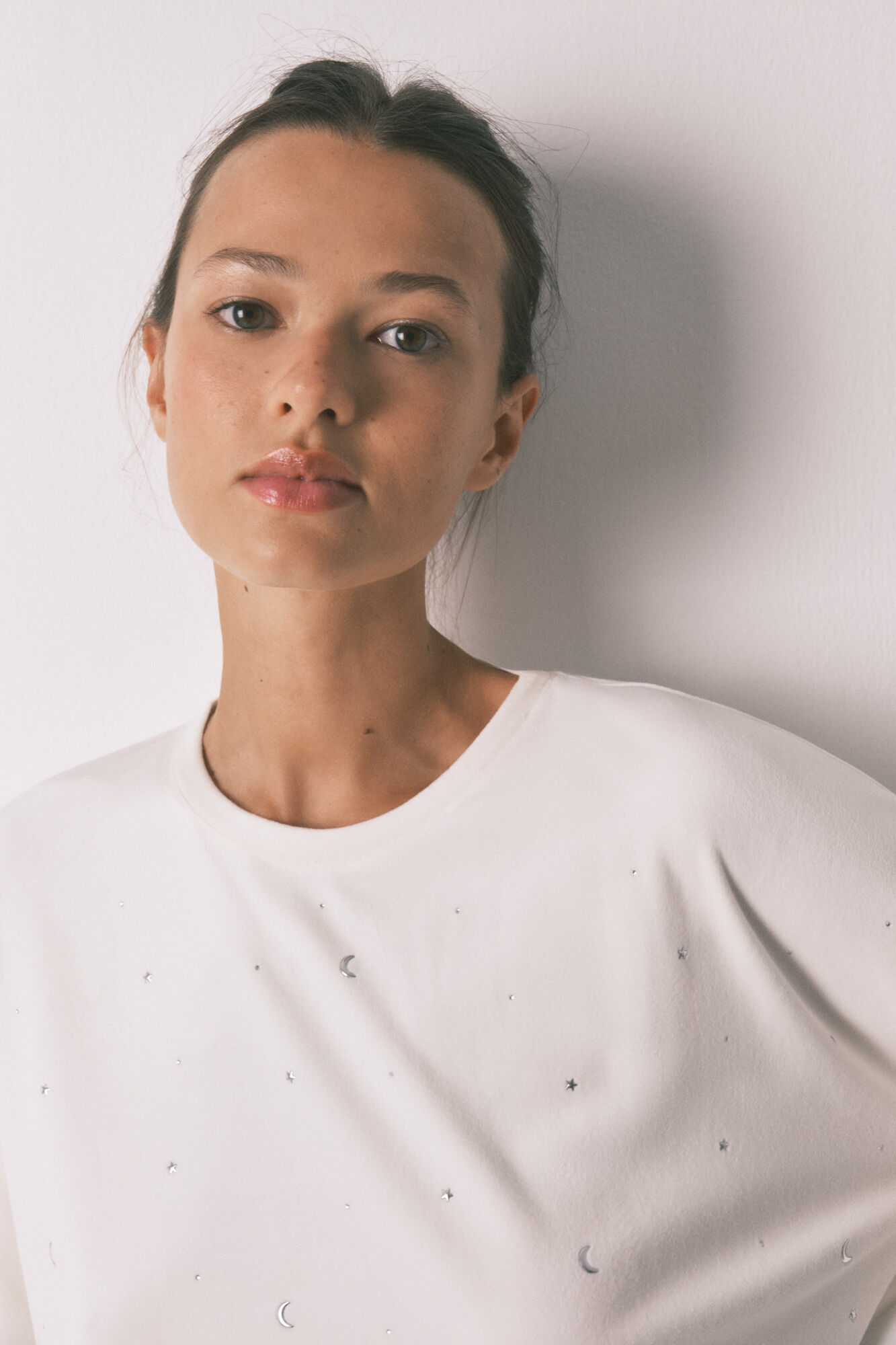 Women'secret Pijama larga en suave terciopelo blanco brillante. marfil