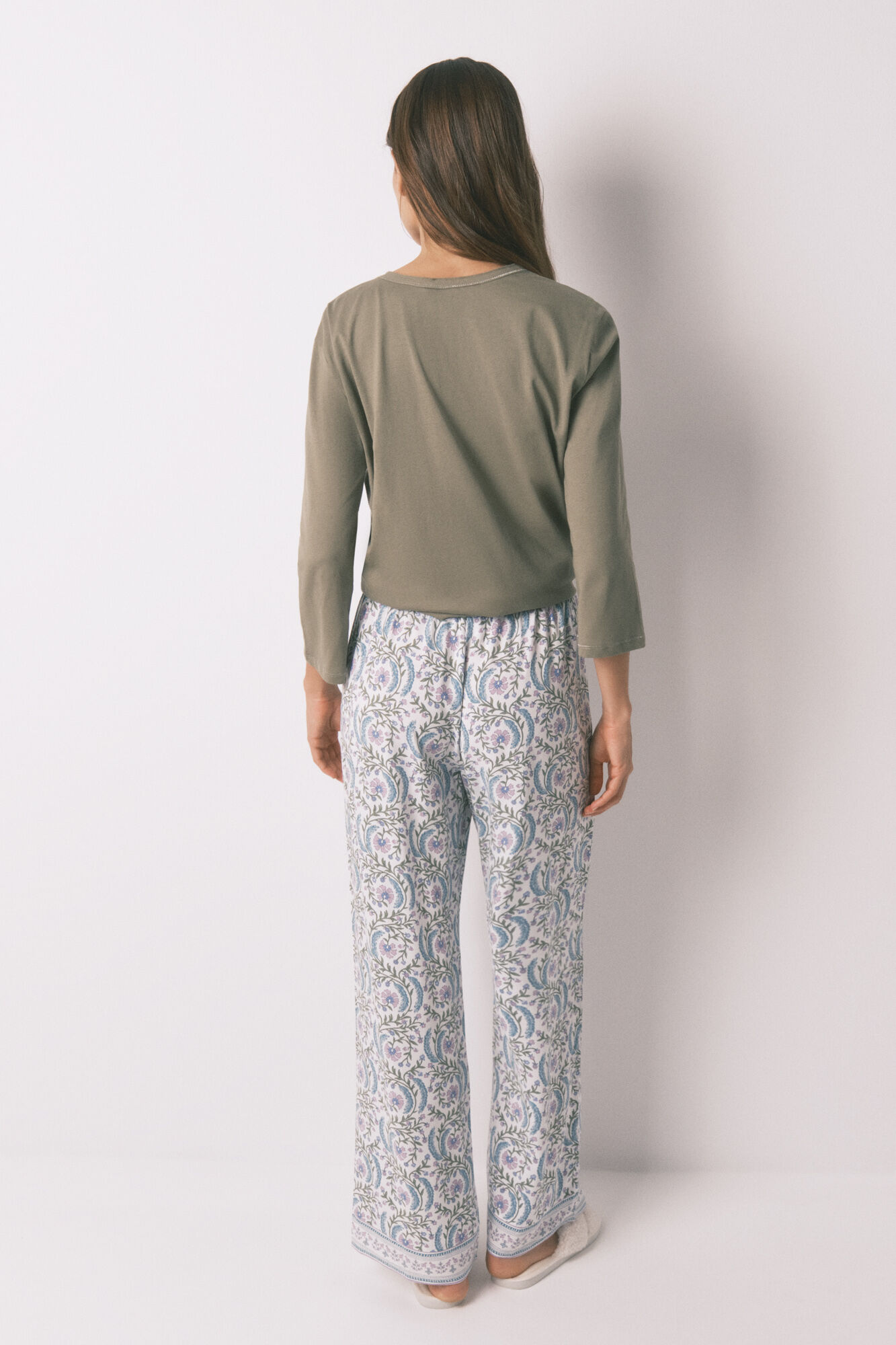 Women'secret Pantal&oacute;n largo de viscosa con estampado de flores verde