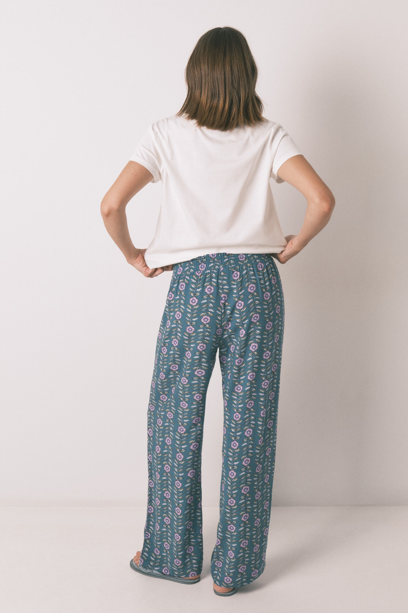 Women'secret Pantal&oacute;n largo de viscosa con estampado de flores verde
