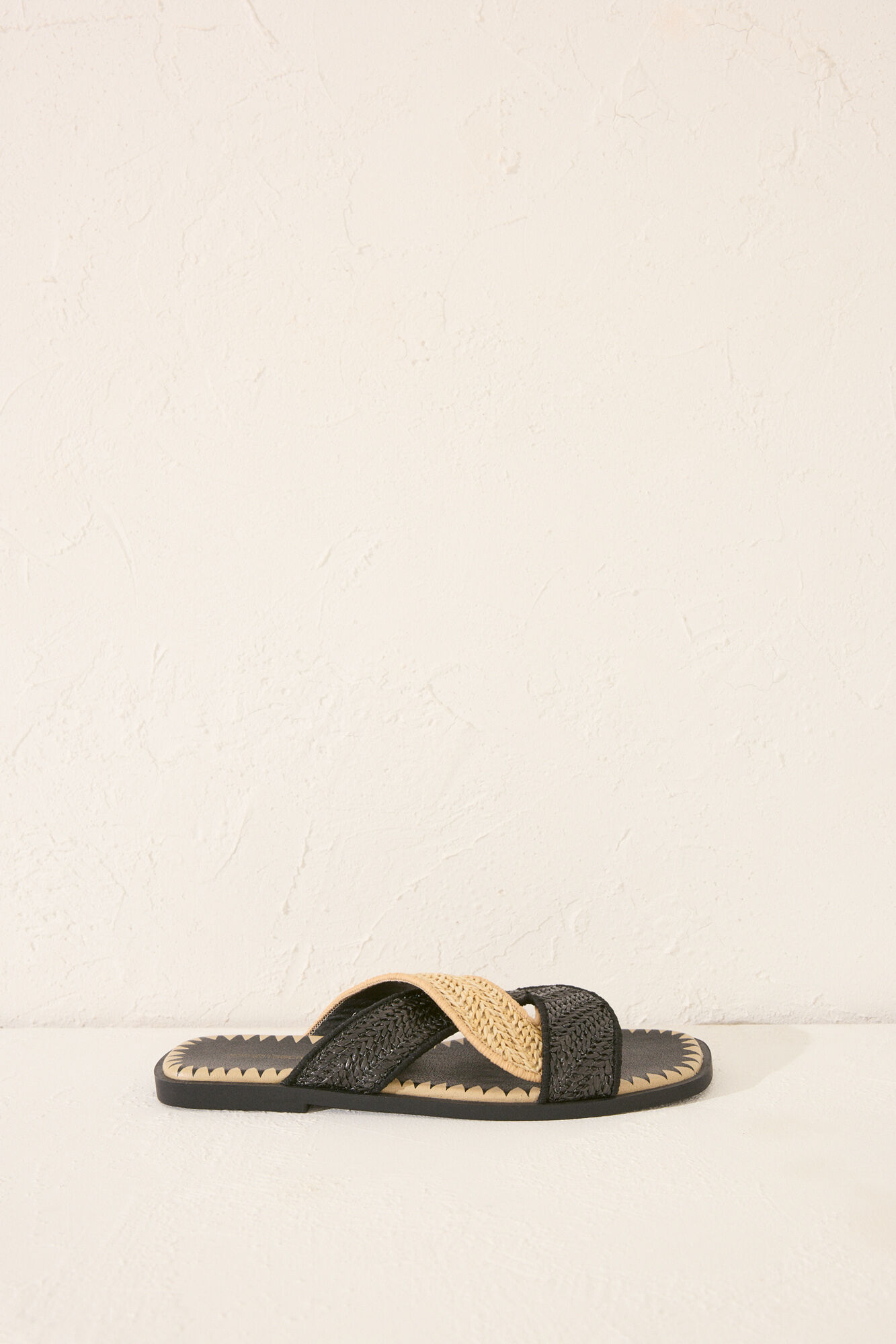 Women'secret Chanclas de rafia negra con tirantes cruzadas negro