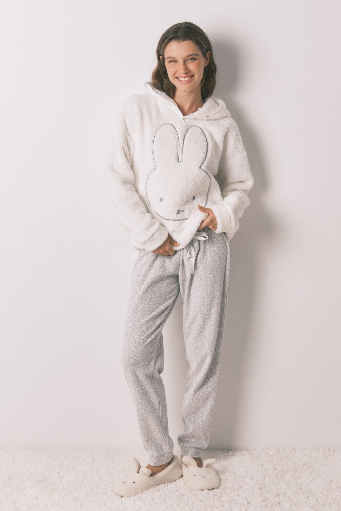 Women'secret Pijama larga de forro polar con estampado animal de Miffy