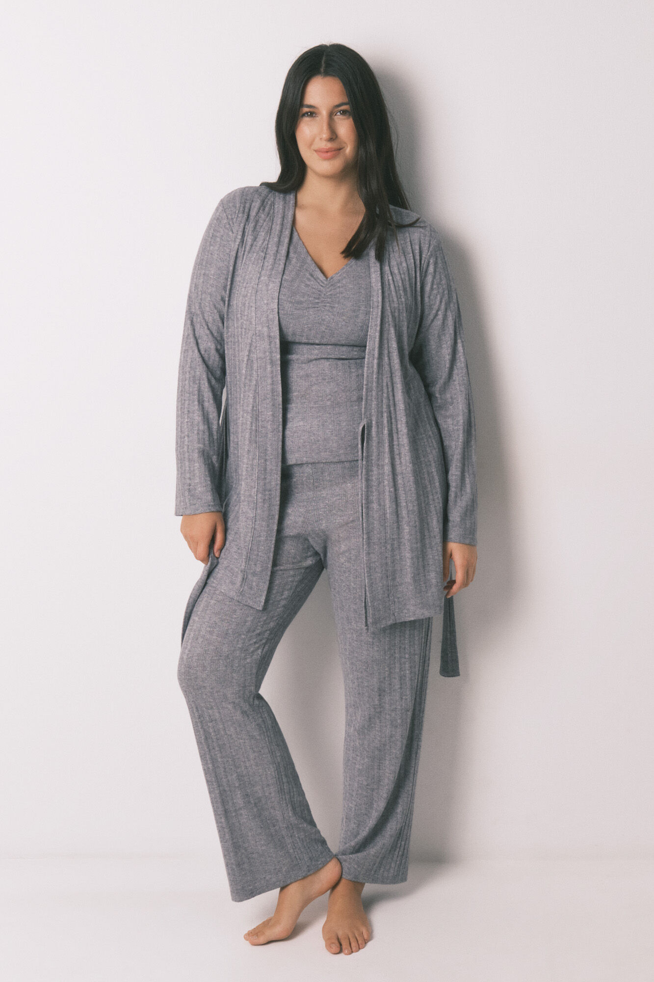 Women'secret Bata midi de tejido gris