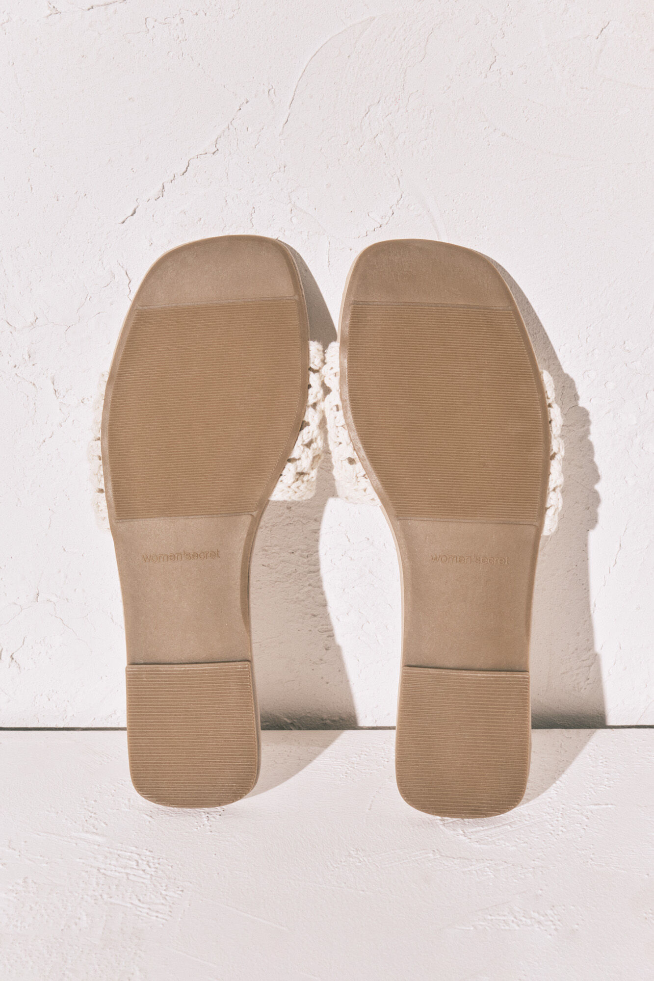 Women'secret Sandalias de pala de crochet beige marfil