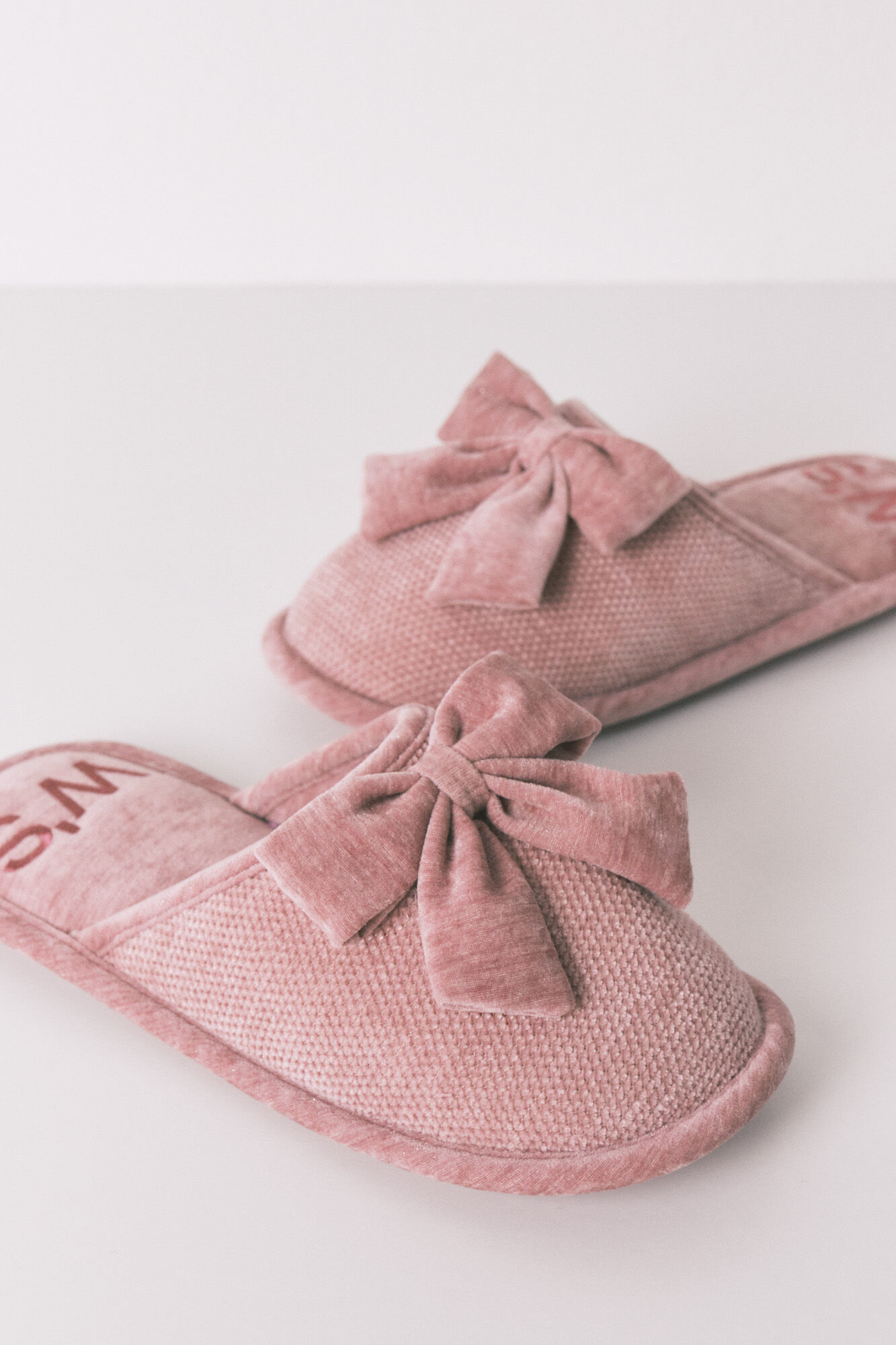 Women'secret Pantuflas para casa cerradas de chenilla rosa rosa