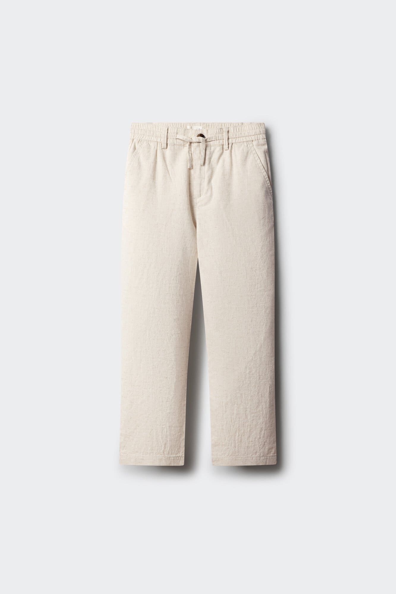 Conjunto de pantal&oacute;n, blazer, camisa y camiseta