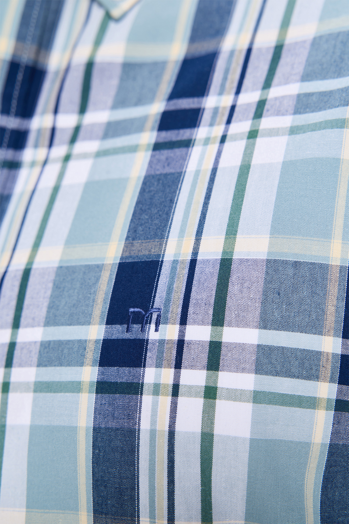 Camisa de sarga, con capucha, diseño a cuadros - Uruguay